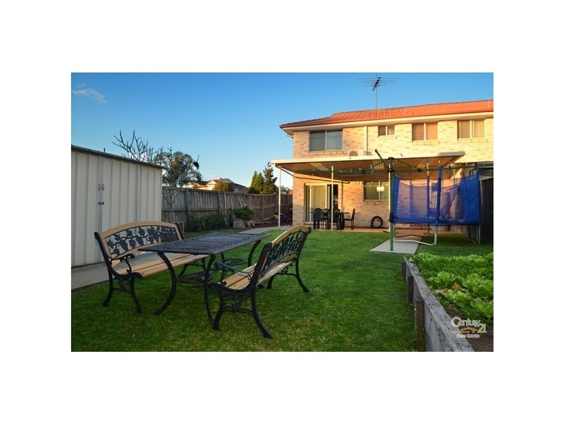 28B Whitsunday Cct, Green Valley NSW 2168