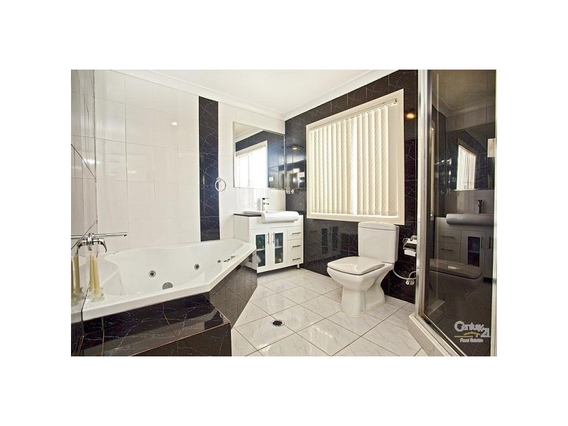 220 Cockatiel Cct, Green Valley NSW 2168