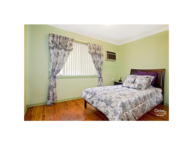 13 Warrigo Street, Sadleir NSW 2168