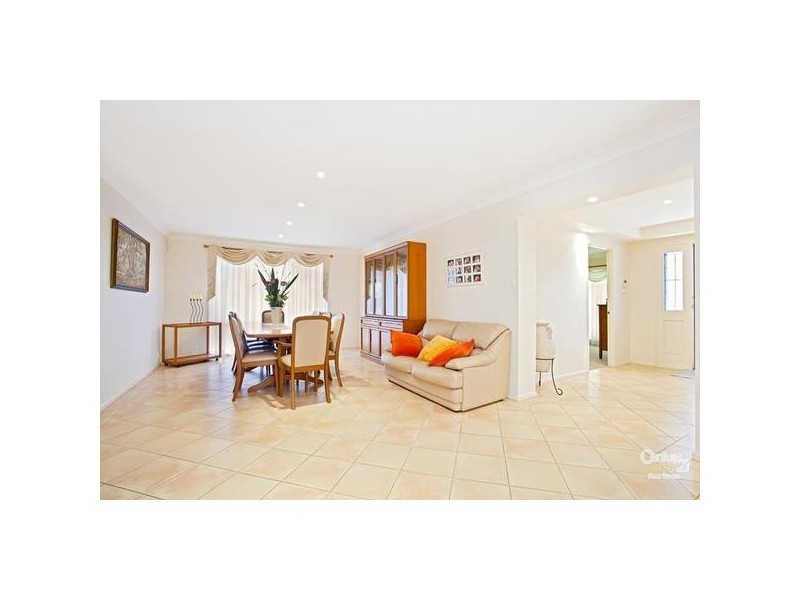 6 Hallen Place, West Hoxton NSW 2171