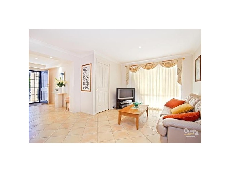 6 Hallen Place, West Hoxton NSW 2171