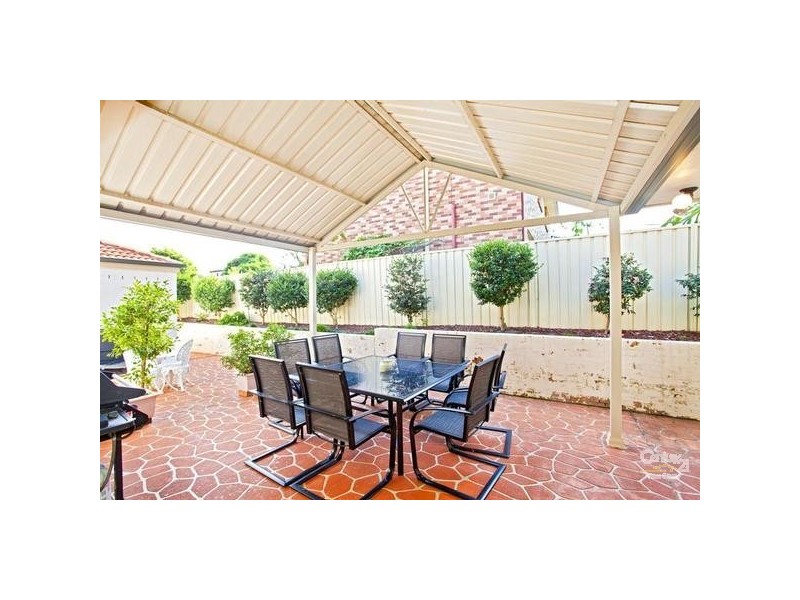 6 Hallen Place, West Hoxton NSW 2171