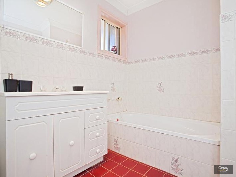 186a Wilson Road, Green Valley NSW 2168