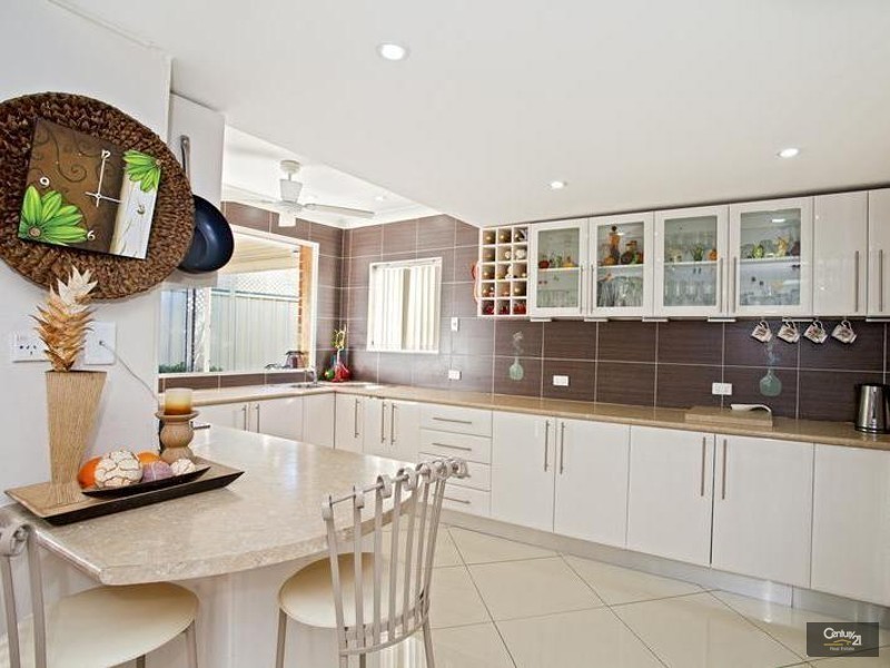 Edensor Park NSW 2176