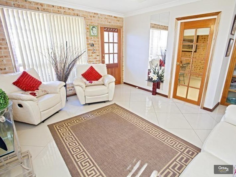 Edensor Park NSW 2176