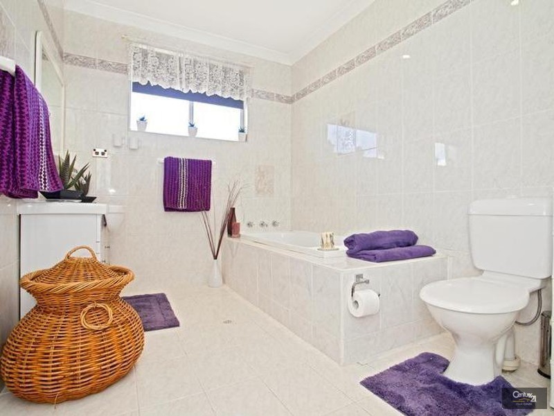 Edensor Park NSW 2176