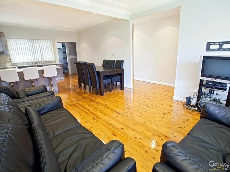 43 Phyllis Street, Mount Pritchard NSW 2170