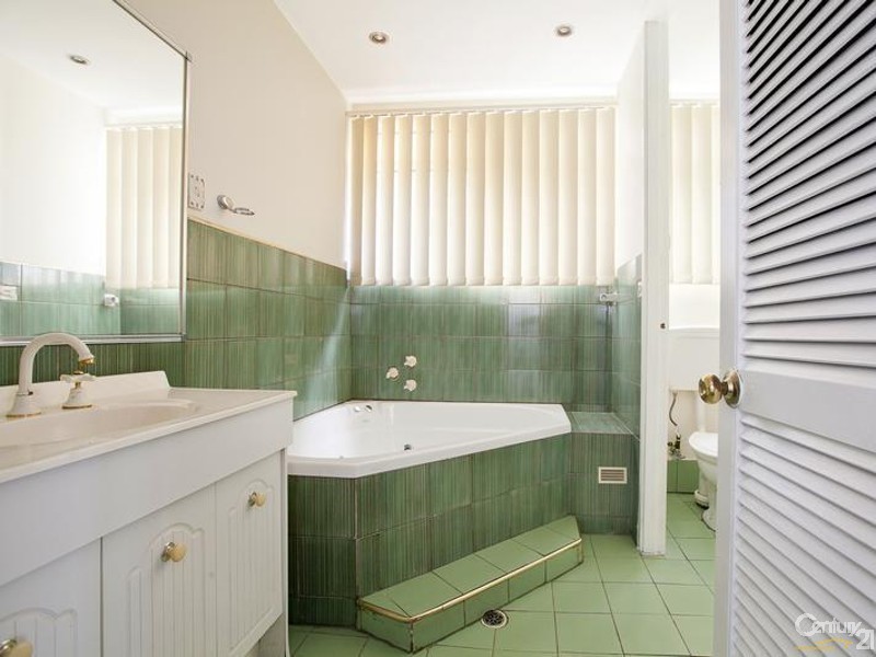 4 Dawn Avenue, Mount Pritchard NSW 2170