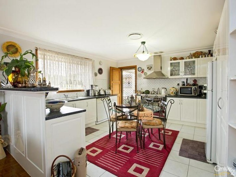 Edensor Park NSW 2176