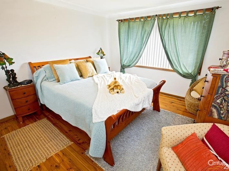 Edensor Park NSW 2176