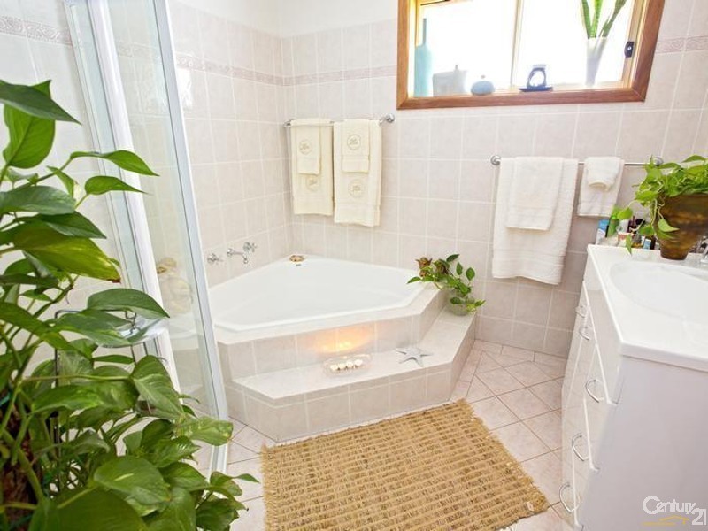 Edensor Park NSW 2176