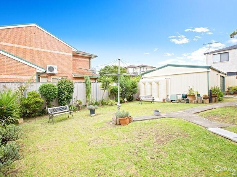 Edensor Park NSW 2176