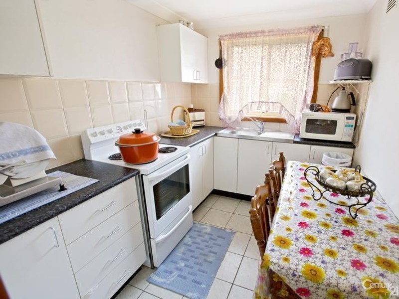 Edensor Park NSW 2176