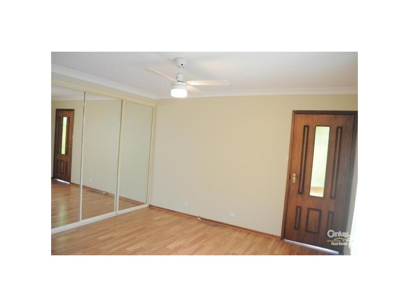 13a Waygara Ave, Green Valley NSW 2168