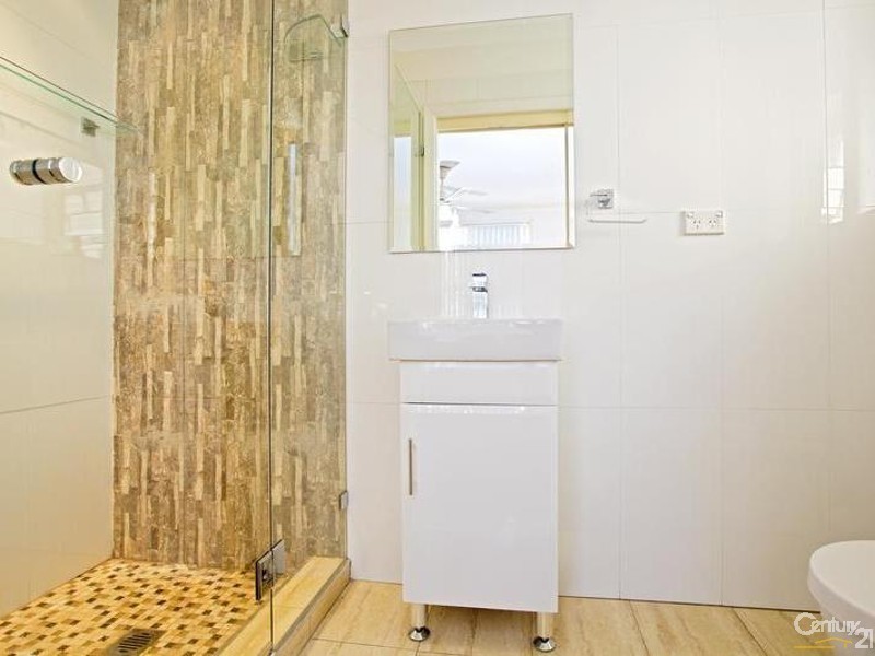 Edensor Park NSW 2176