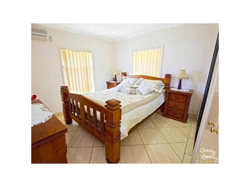 Edensor Park NSW 2176