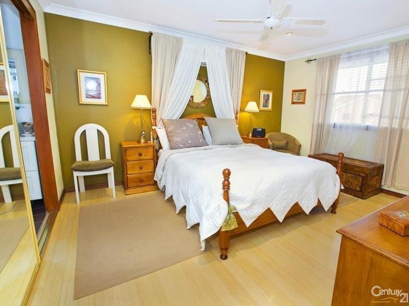 78 Tallowood Crescent, Bossley Park NSW 2176