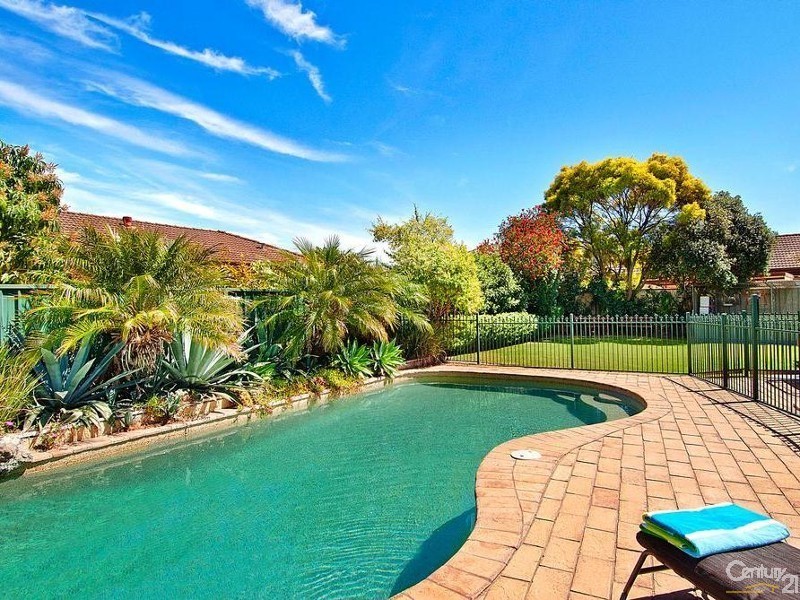 7 Monaro Close, Bossley Park NSW 2176