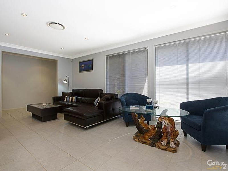 19 Canterbury Road, St Johns Park NSW 2176