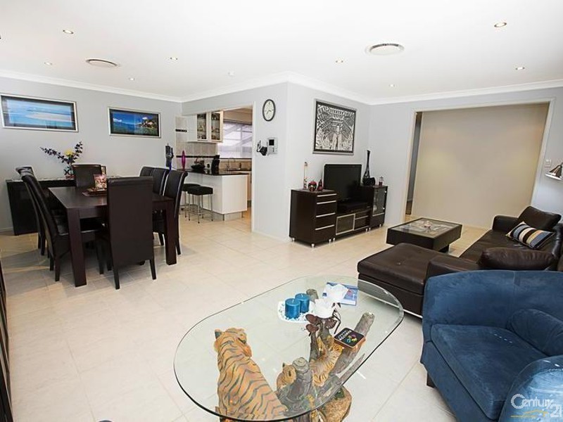 19 Canterbury Road, St Johns Park NSW 2176