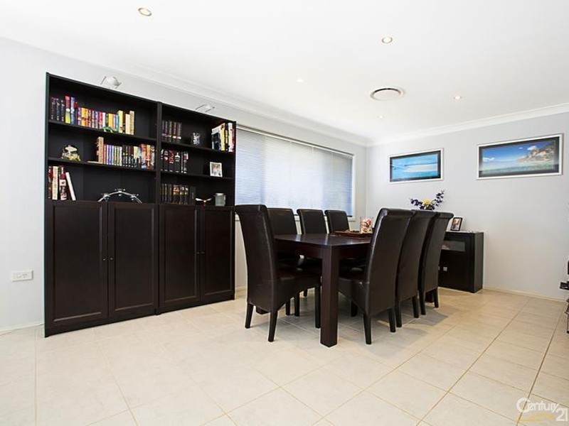 19 Canterbury Road, St Johns Park NSW 2176