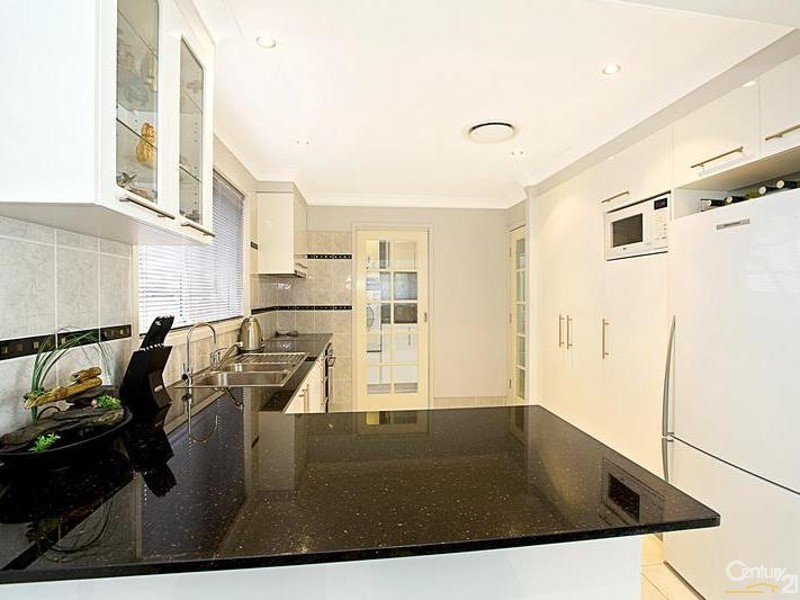 19 Canterbury Road, St Johns Park NSW 2176