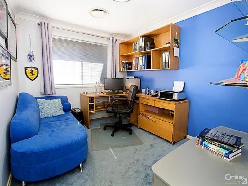 19 Canterbury Road, St Johns Park NSW 2176