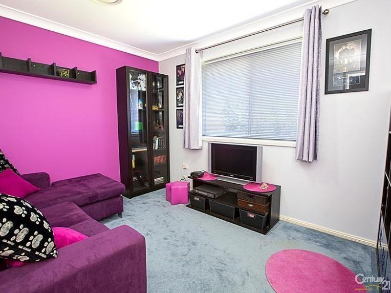 19 Canterbury Road, St Johns Park NSW 2176