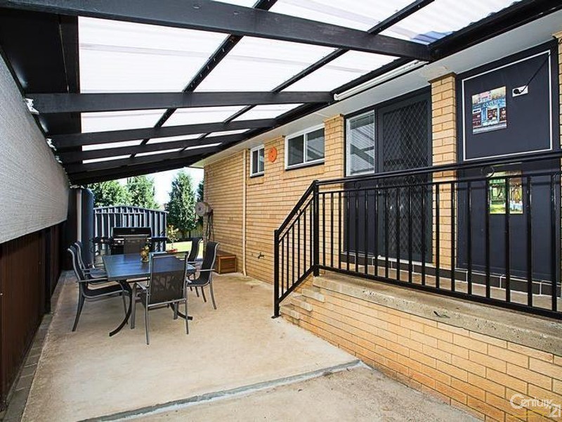 19 Canterbury Road, St Johns Park NSW 2176