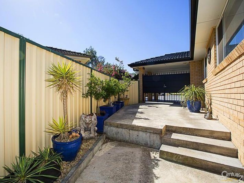 19 Canterbury Road, St Johns Park NSW 2176