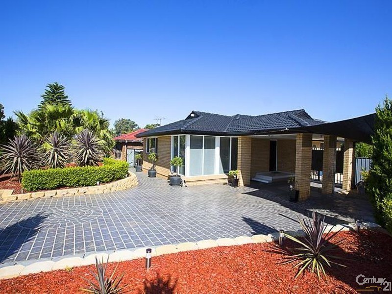 19 Canterbury Road, St Johns Park NSW 2176