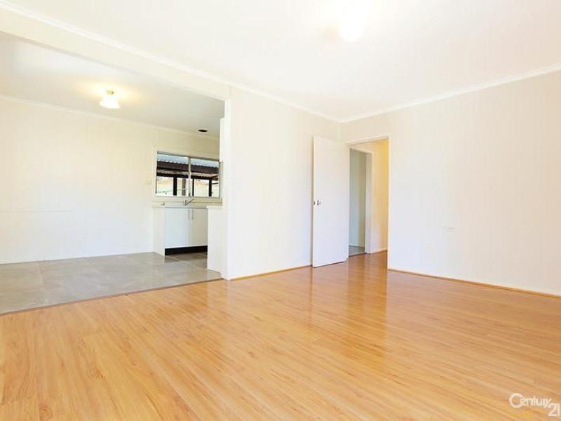 8 Devon Place, Busby NSW 2168