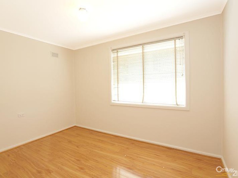 8 Devon Place, Busby NSW 2168