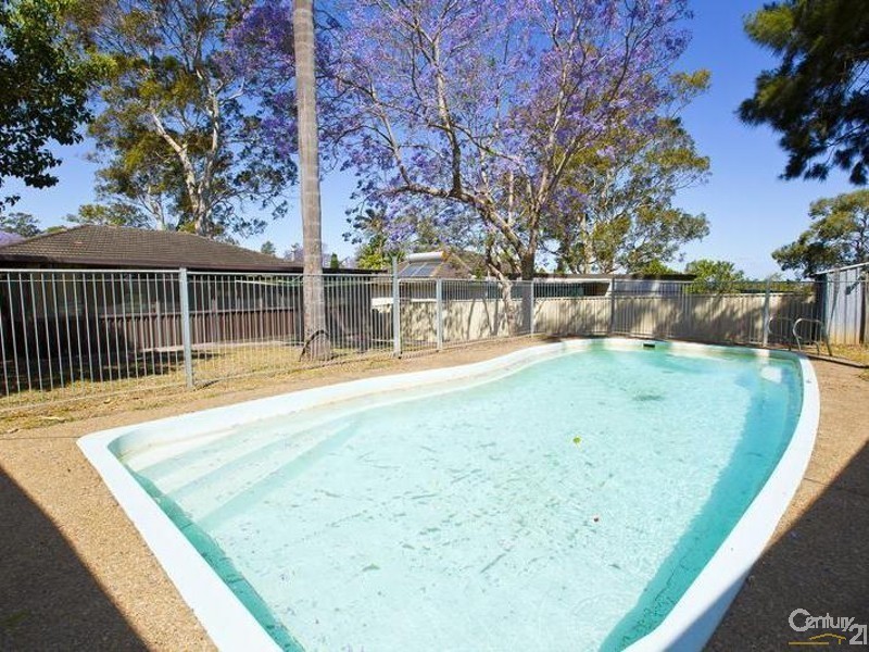 8 Devon Place, Busby NSW 2168