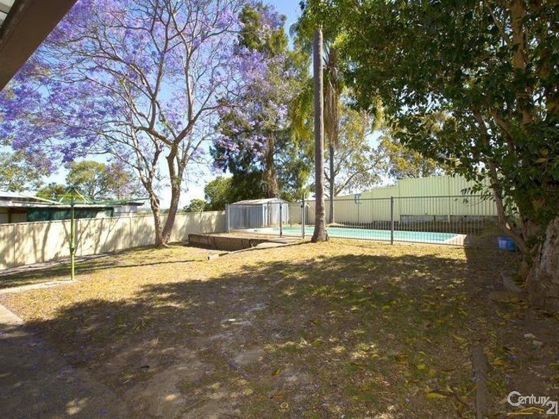 8 Devon Place, Busby NSW 2168