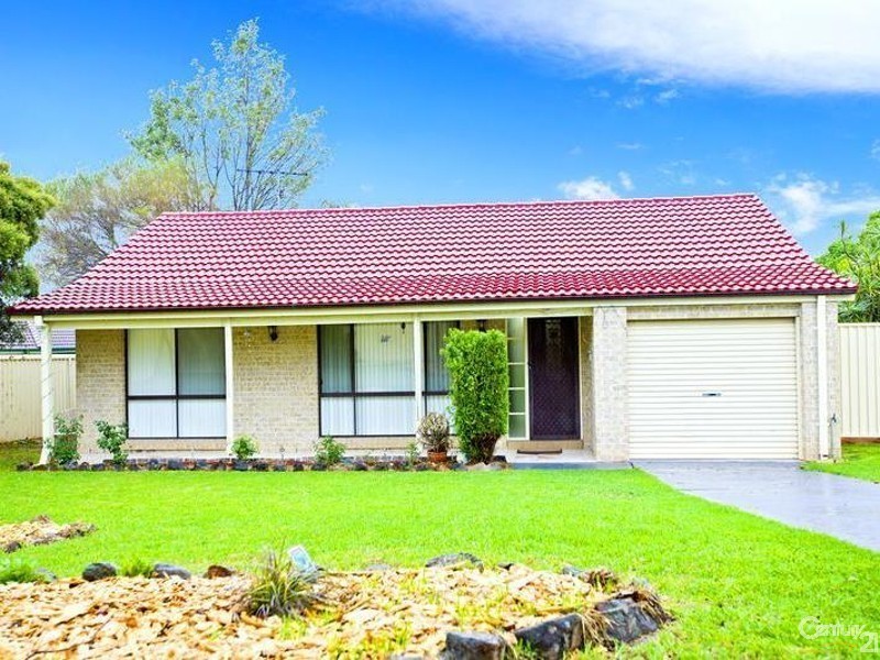 7 Hawk Close, Green Valley NSW 2168