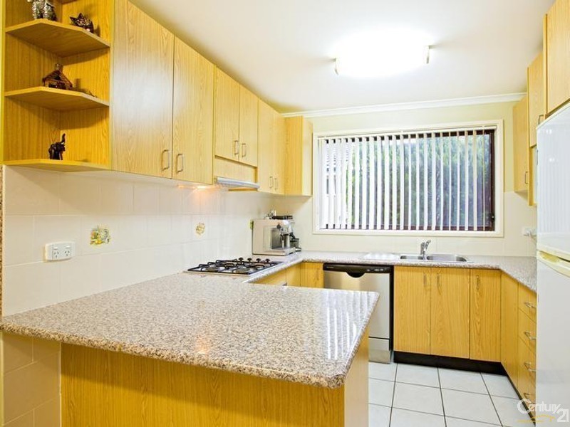 7 Hawk Close, Green Valley NSW 2168