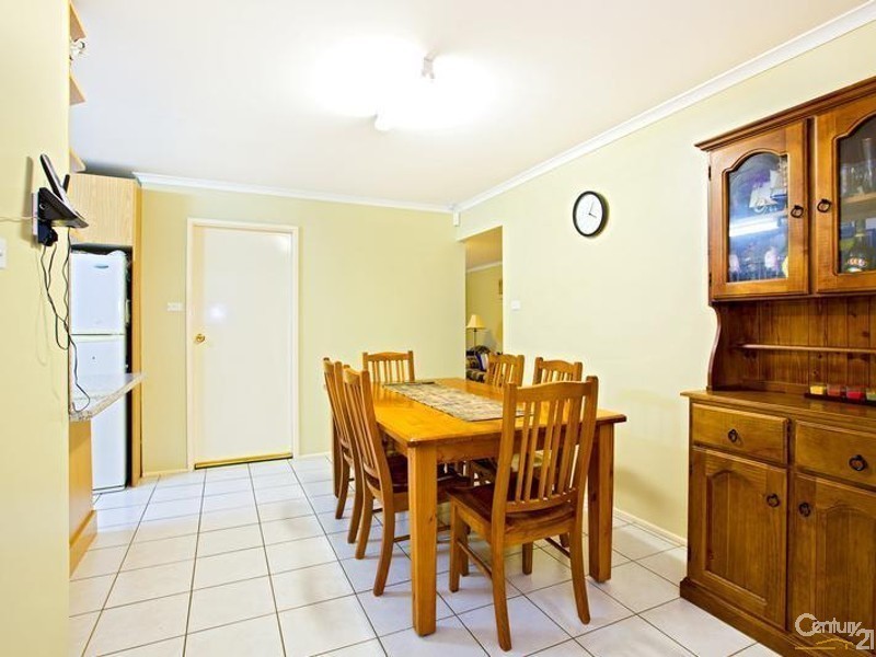 7 Hawk Close, Green Valley NSW 2168