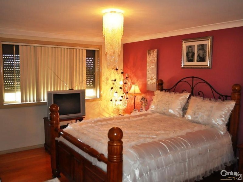 Edensor Park NSW 2176