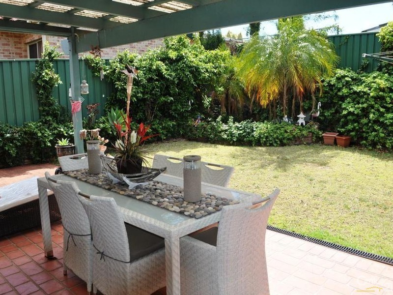 Edensor Park NSW 2176