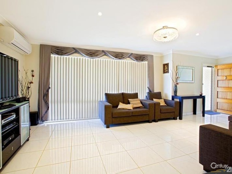 28 Crayford Cr, Mount Pritchard NSW 2170