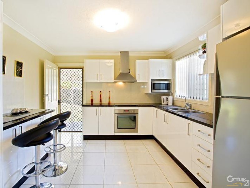 28 Crayford Cr, Mount Pritchard NSW 2170