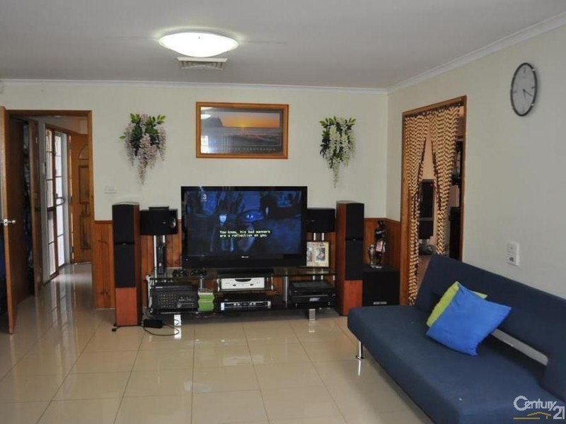 7 Raphael street, Greenfield Park NSW 2176