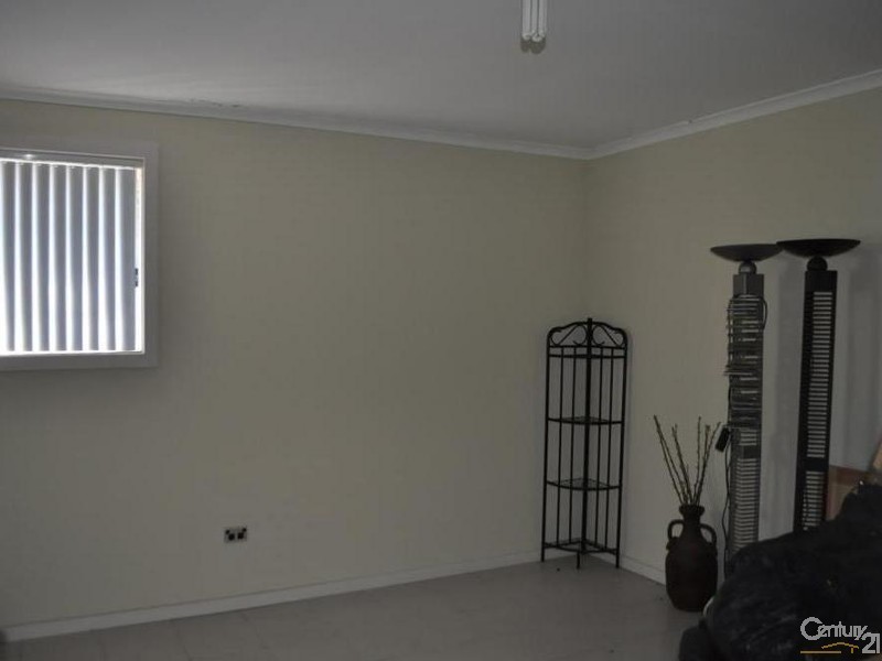 7 Raphael street, Greenfield Park NSW 2176