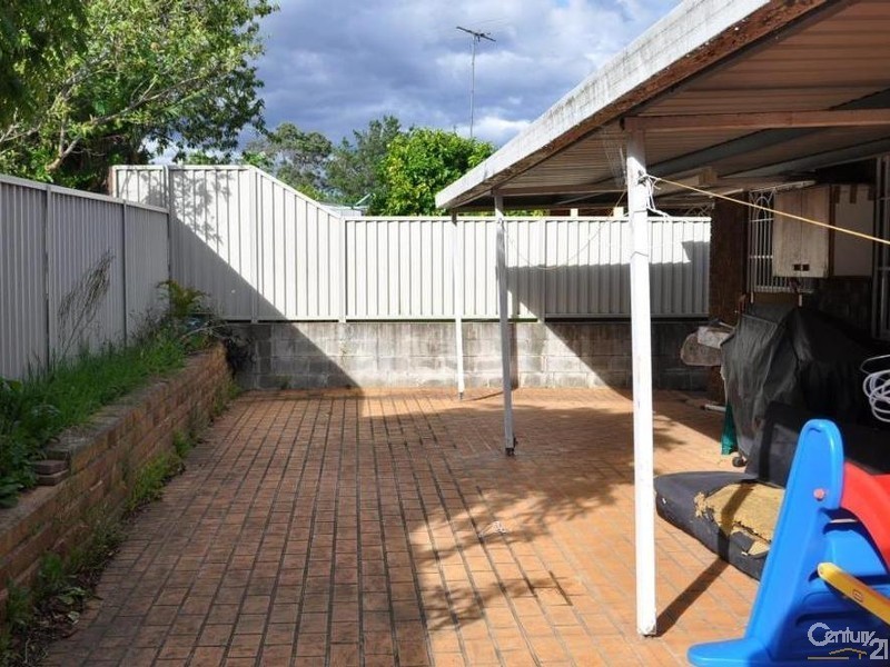 7 Raphael street, Greenfield Park NSW 2176