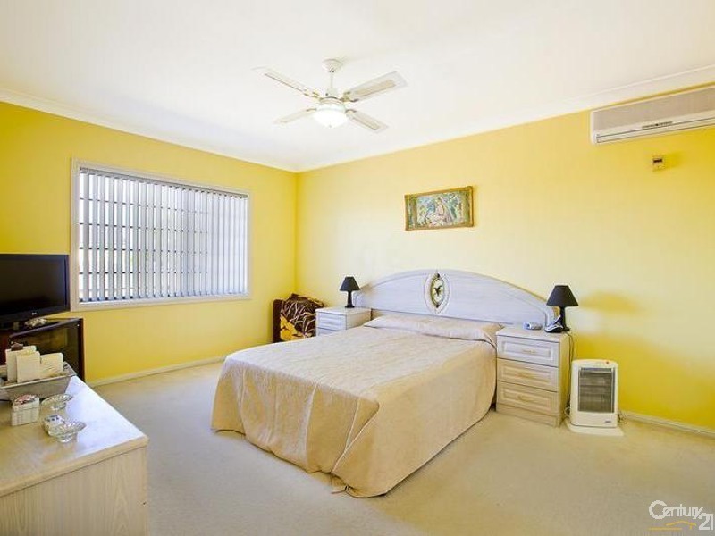 34 Dashmere Street, Bossley Park NSW 2176