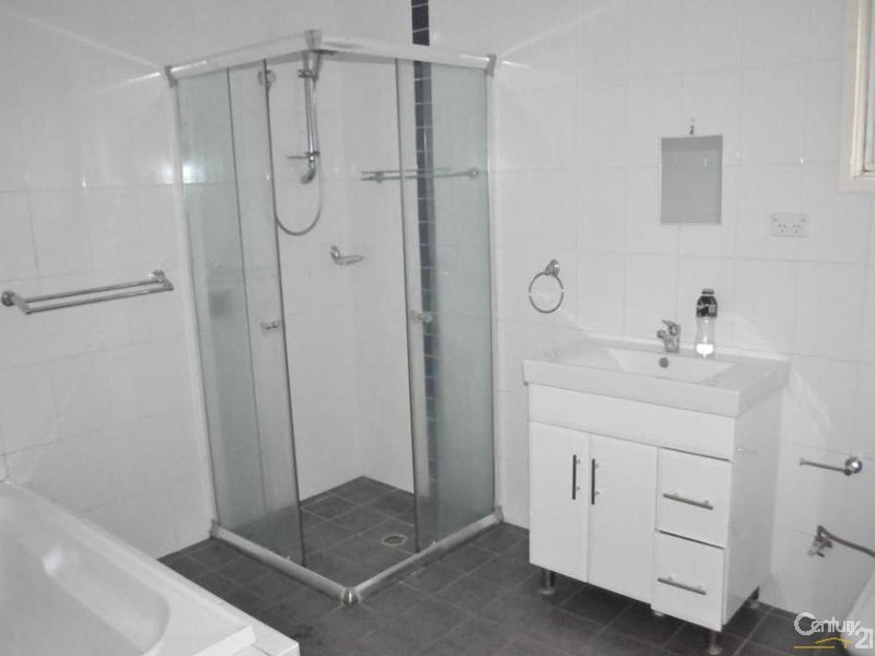 2 Myora place, Green Valley NSW 2168