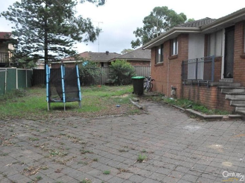 2 Myora place, Green Valley NSW 2168