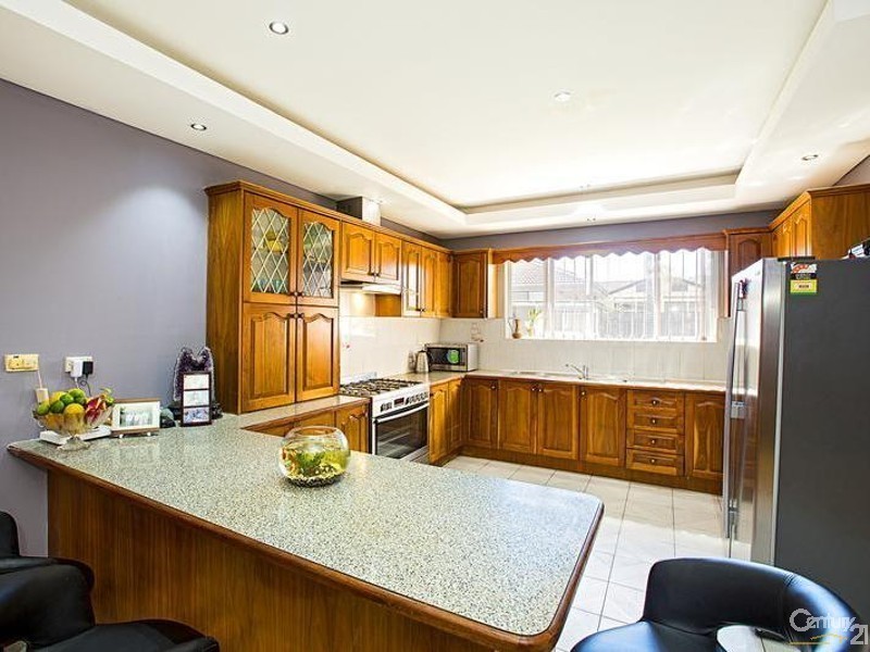 4 Castlereagh Street, Bossley Park NSW 2176