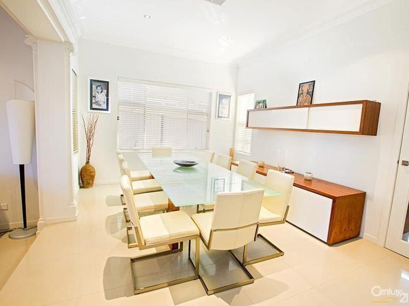 20 Snowden Close, Cecil Hills NSW 2171